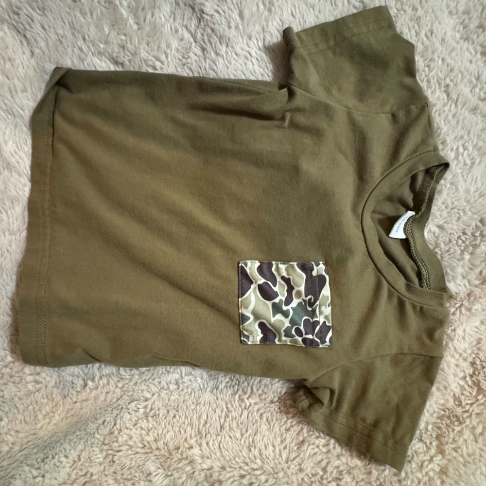 Olive Green T-Shirt with Camouflage Pocket